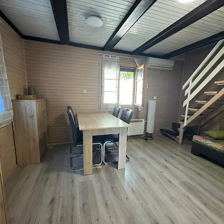 Hébergement de vacances Rustic Catez Ganzes Holzhaus An Sloweniens Groesster Therme