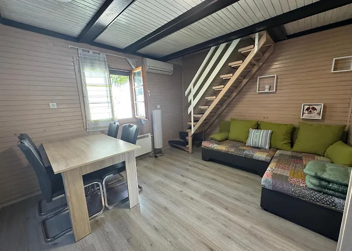 Catez Holzhaus An Der Therme Catez 別荘